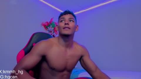 Snapshot of hugo_cano chatting on May 2026 02:07:02 AM Hugo Cano online show from May 2026 02:07:02 AM