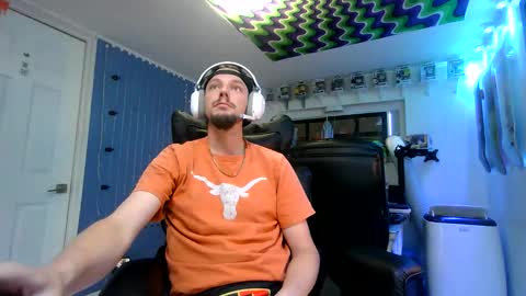 hungtxcock92 online show from April 2026 03:44:01 PM