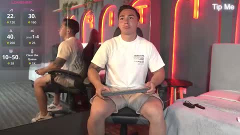 hunk_ryan online show from December 2025 12:46:02 PM