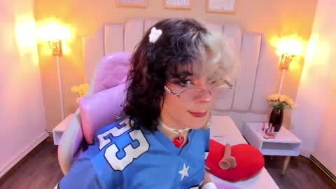 Snapshot of hunter_todd chatting on January 2026 04:51:01 AM hunter online show from January 2026 04:51:01 AM