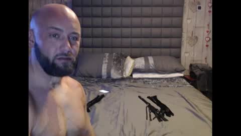 Snapshot of hunterandesme chatting on January 2025 06:31:02 AM HunterandEsme online show from January 2025 06:31:02 AM