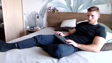 Snapshot of hunterbridges chatting on January 2025 12:16:02 PM Hunter Bridges online show from January 2025 12:16:02 PM
