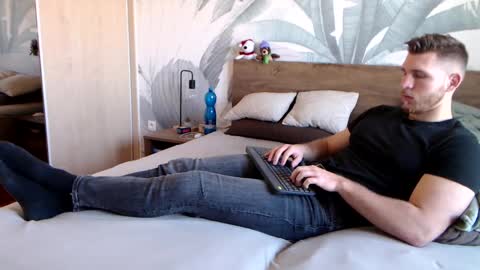 Snapshot of hunterbridges chatting on January 2025 09:13:02 AM Hunter Bridges online show from January 2025 09:13:02 AM