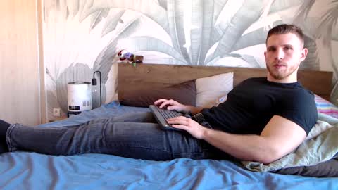 Snapshot of hunterbridges chatting on February 2025 11:42:02 AM Hunter Bridges online show from February 2025 11:42:02 AM