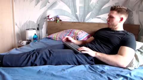 Snapshot of hunterbridges chatting on March 2025 08:13:01 AM Hunter Bridges online show from March 2025 08:13:01 AM