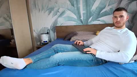 Hunter Bridges online show from November 2025 07:19:01 AM