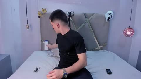 hunterheat_ online show from October 2025 12:15:02 PM