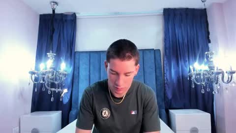 hunterheat_ online show from November 2025 12:16:01 PM