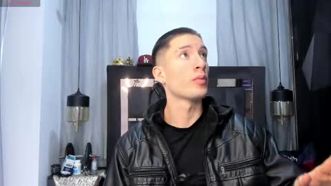 hunterheat_ online show from April 2026 12:07:02 PM