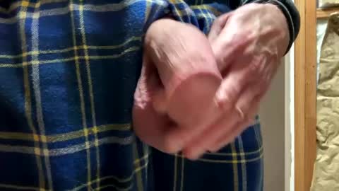 Snapshot of huskey300 chatting on February 2025 04:40:01 AM huskey300 online show from February 2025 04:40:01 AM