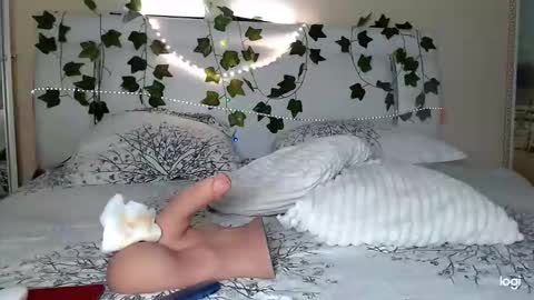 Kayla online show from March 2026 08:19:01 AM