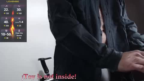 Snapshot of hxmister chatting on January 2025 04:04:01 AM Andrew online show from January 2025 04:04:01 AM