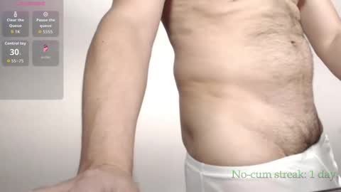 Snapshot of hxmister chatting on February 2026 08:25:02 PM Andrew online show from February 2026 08:25:02 PM