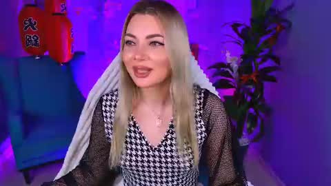 Snapshot of hyileyclark chatting on June 2026 05:10:01 AM hyileyclark online show from June 2026 05:10:01 AM