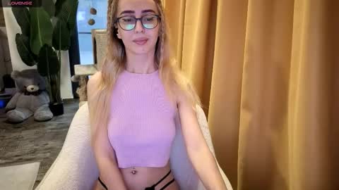 Emma Ava online show from November 2025 07:34:02 AM