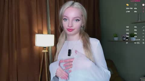 Snapshot of hypno_eyes_babe chatting on June 2026 04:31:01 PM Kate online show from June 2026 04:31:01 PM