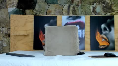 Snapshot of i_am_dolls chatting on February 2025 07:01:01 AM The Dolls online show from February 2025 07:01:01 AM