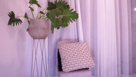 Lucy online show from January 2025 04:02:01 AM