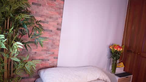 Lucy online show from February 2025 10:02:01 AM