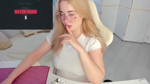 Snapshot of i_want_you_eva chatting on May 2026 03:22:02 PM HiI am EvaPVT is open online show from May 2026 03:22:02 PM