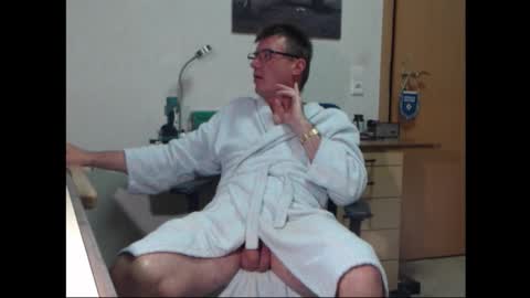 iamachim online show from September 2025 06:57:02 PM