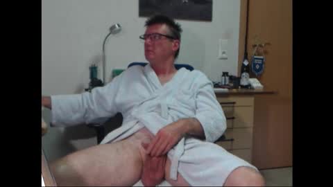 iamachim online show from October 2025 06:28:02 PM