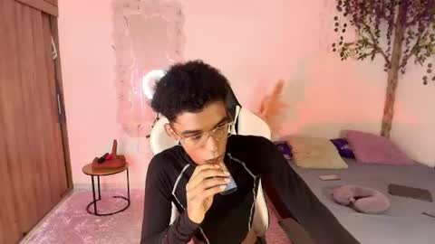 Snapshot of iamandrey_ chatting on June 2026 12:44:02 AM iamandrey_ online show from June 2026 12:44:02 AM