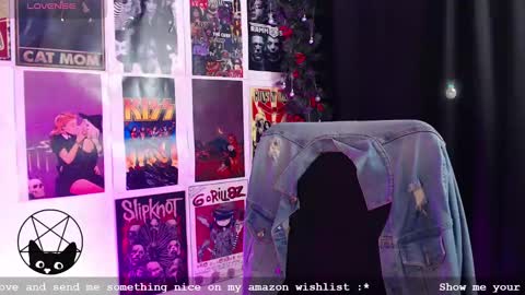 Snapshot of iammari_ chatting on January 2025 01:47:02 AM Mari online show from January 2025 01:47:02 AM
