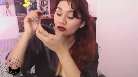 Snapshot of iammari_ chatting on October 2025 06:12:01 AM Mari online show from October 2025 06:12:01 AM