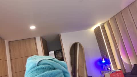Nyxy  online show from October 2025 10:59:01 AM