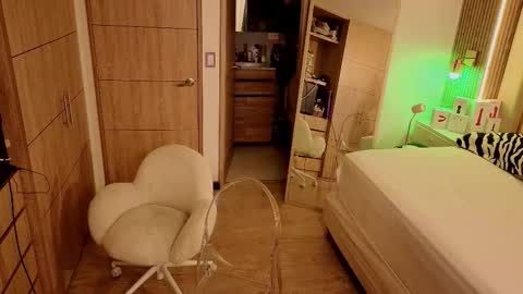 Nyxy online show from February 2026 11:00:01 AM