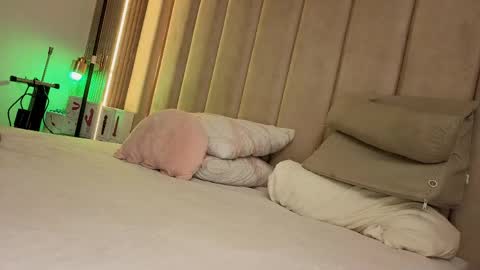 Nyxy online show from April 2026 10:59:01 AM