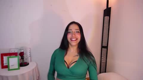 Camila online show from December 2025 10:59:02 PM