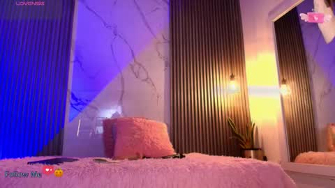 V I C T O R I A online show from November 2025 07:48:02 PM