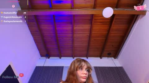 V I C T O R I A online show from November 2025 07:36:02 PM