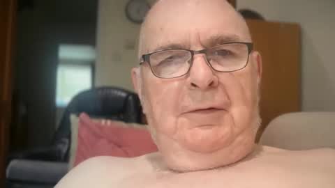 Snapshot of ian53a chatting on May 2026 04:04:02 PM ian53a - mature UK man for same online show from May 2026 04:04:02 PM