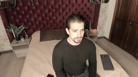 Snapshot of ian_davis chatting on October 2025 12:00:02 PM Ian Davis online show from October 2025 12:00:02 PM