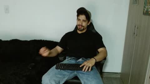 Snapshot of ian_davis chatting on November 2025 02:02:02 AM Ian Davis online show from November 2025 02:02:02 AM