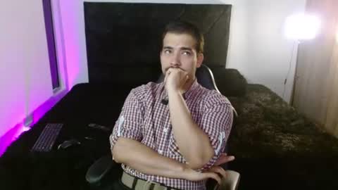 Ian Davis online show from July 2026 04:32:02 PM