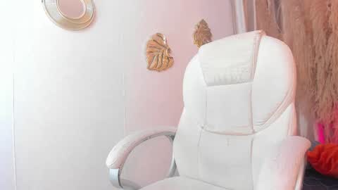 ian  online show from September 2025 02:55:01 AM