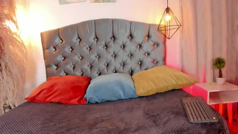 ian  online show from October 2025 02:39:02 AM