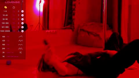 Milena online show from November 2025 11:57:02 PM