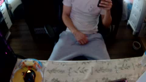 Snapshot of ice_jr chatting on April 2026 05:18:01 PM Ice Jr online show from April 2026 05:18:01 PM