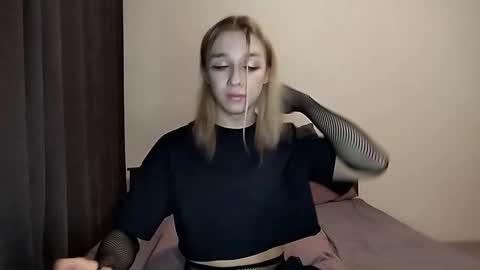 Jade online show from December 2025 02:23:01 PM