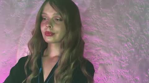 Nina online show from September 2025 10:32:02 PM