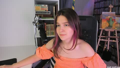 Snapshot of icefroq chatting on February 2025 09:29:02 PM Julia online show from February 2025 09:29:02 PM