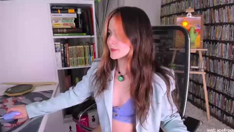 Julia online show from May 2026 09:20:01 PM