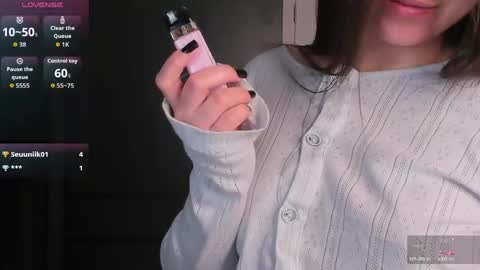 Snapshot of iceicebabe_ chatting on April 2026 01:31:02 AM Aiza online show from April 2026 01:31:02 AM