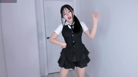 Hitomi   online show from January 2025 06:06:01 AM