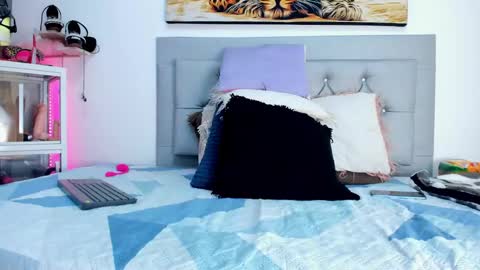 idaly    online show from January 2025 10:30:02 PM